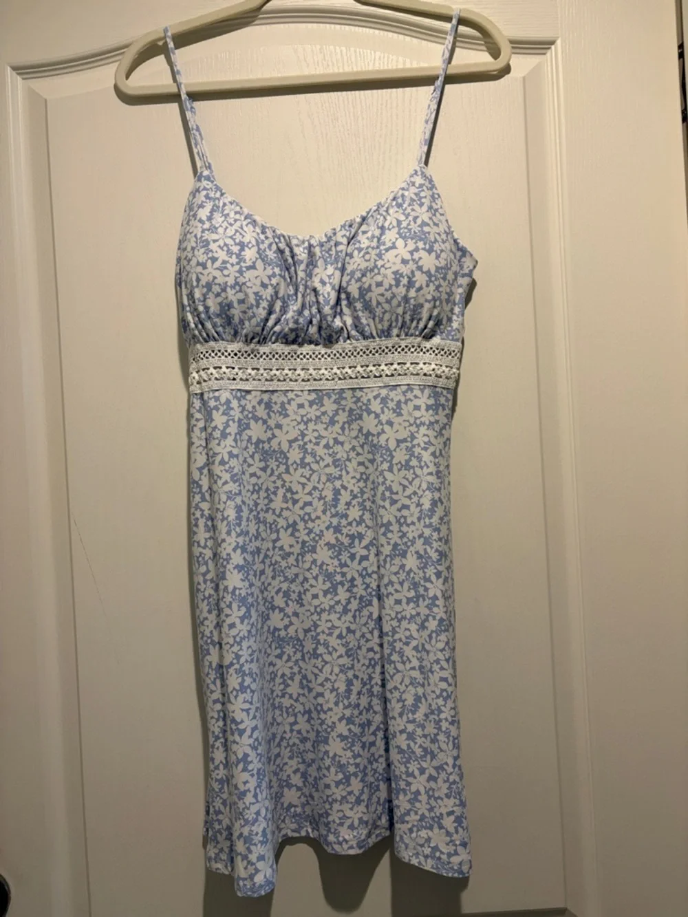 Light Blue Floral Lace-Trim Chemise with Adjustable Straps - Picture 1 of 4